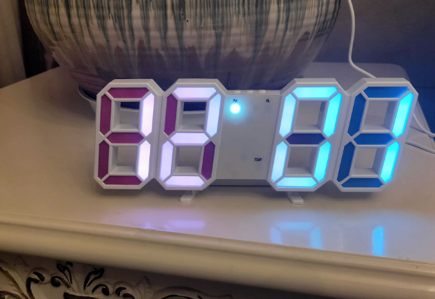 Simple LED Wall Clock with Alarm